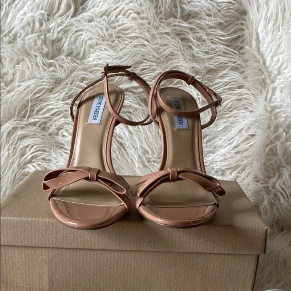 Steve Madden Bradshaw Sandals Dark Blush Patent, Size 9 - Picture 8 of 10